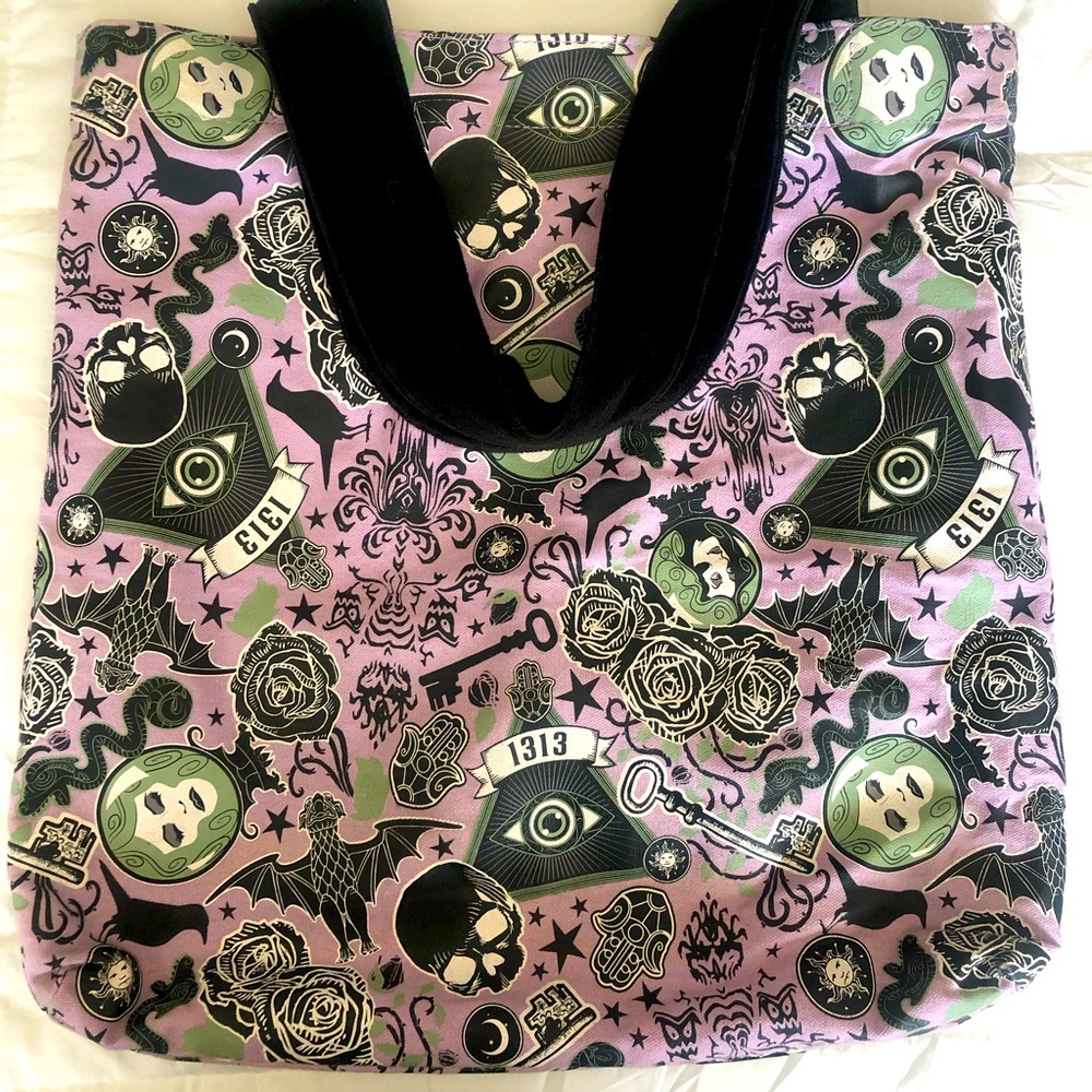 Disney’s Haunted Mansion w. Madame Leota Tote Bag